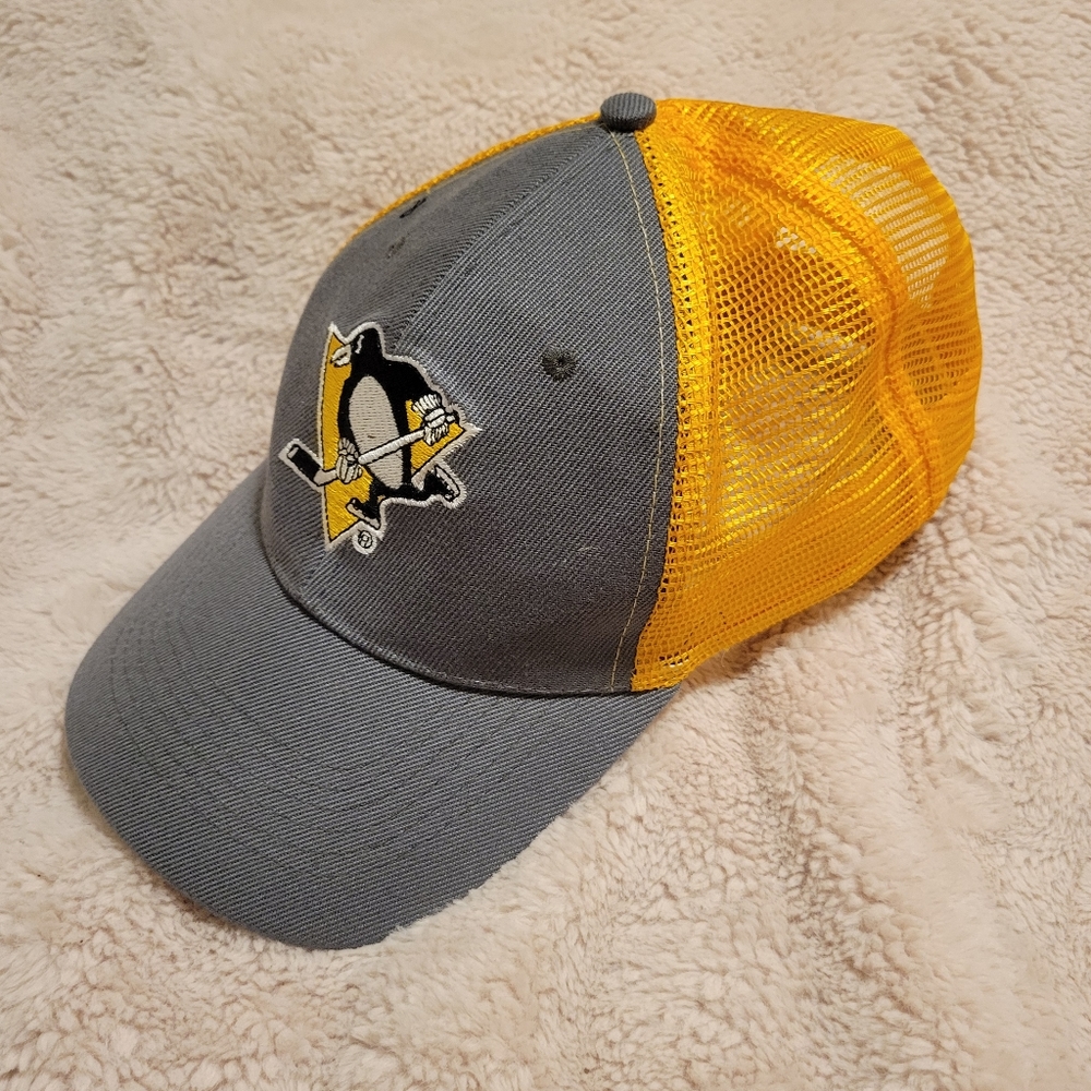 Pittsburgh Penguins Logo Mens Adjustable Cap One Size Gray & Gold Mesh
